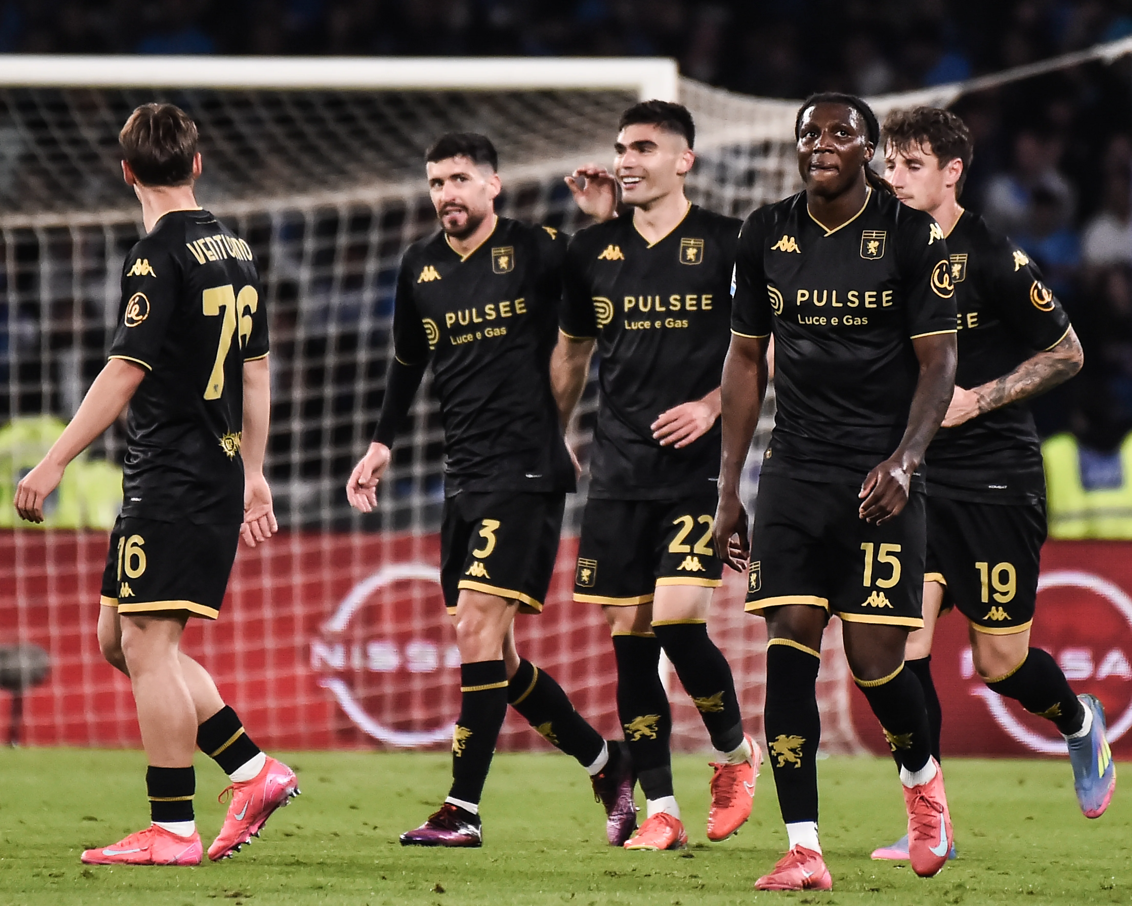 European football Serie A title race hots up after Napoli draw and Inter win